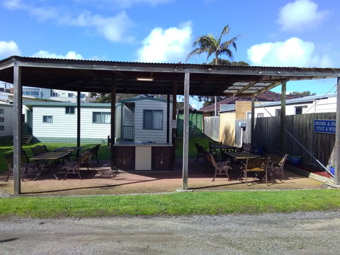 Beach Haven Caravan Park - Kawana Tourism 1