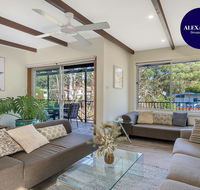 BEACH HOME ENCHANTED STAY CONNECT with NATURE - Kawana Tourism