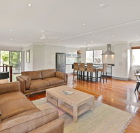 Beach Home in Golden Triangle - Kawana Tourism