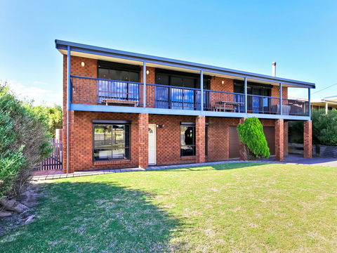 Beach House At Moana - Kawana Tourism 1