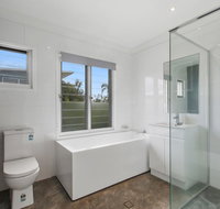 BEACH HOUSE ON PEARL - Kawana Tourism