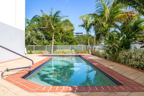Beach House On Suttons - Kawana Tourism 3