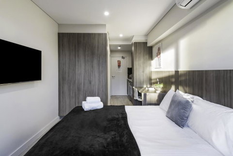 BEACH LOCATION STUDIO // CLOVELLY 1 - Kawana Tourism 3
