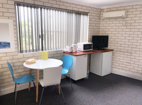 Beach Park Motel - Kawana Tourism 1