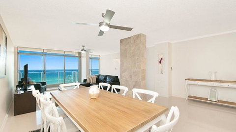 Beachfront Apt Main Beach - Kawana Tourism 1
