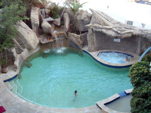 Beachfront Mooloolaba Apartment - Kawana Tourism 3