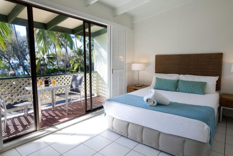 Beachfront Terraces Exclusive Onsite Reception And Management - Kawana Tourism 3