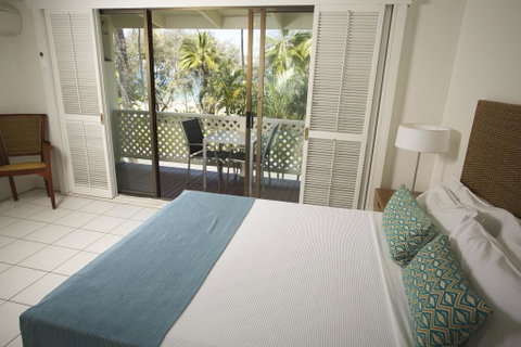 Beachfront Terraces Exclusive Onsite Reception And Management - Kawana Tourism 2