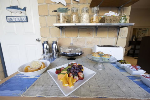 Beachhouse Bed And Breakfast - Kawana Tourism 1
