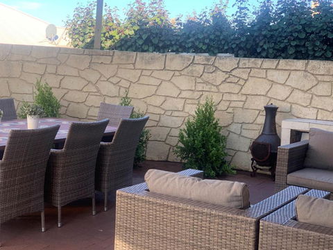 Relaxing Getaway Beachfront Access Multi Family Pets Mandurah - Kawana Tourism 3