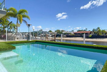 Remarkable Six Bedroom Waterfront Home! Perfect For The Extended Family with Kawana Tourism