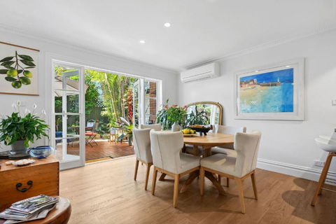 Reed Cottage - Kawana Tourism 1