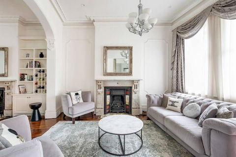 Refined Paddington Corner Terrace With Parking - Kawana Tourism 1