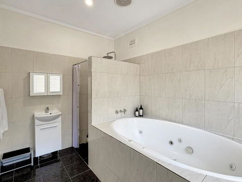 Relax At Gossan - Kawana Tourism 2