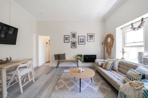 Relaxed Coogee Coastal Living With Ocean Views - Kawana Tourism 3