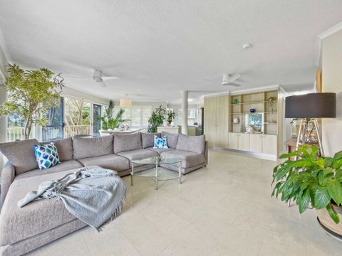 Relaxing Ocean View Apartment In Buddina - Kawana Tourism 1