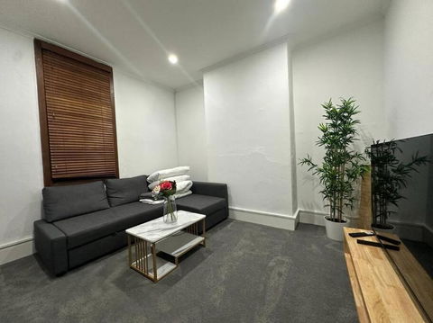 Remarkable 2 Bedroom House At The Centre Of Darlinghurst - Kawana Tourism 0