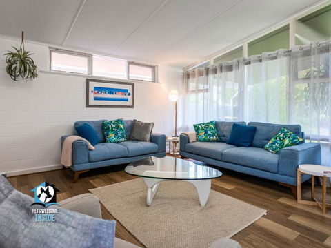 Renovated 3BR One Street To Beach - Kawana Tourism 1