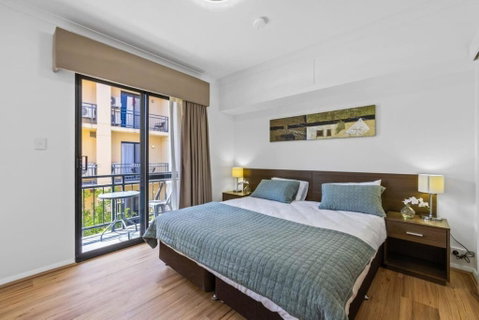 Renovated Family Apartment With Pool & WiFi - Kawana Tourism 2