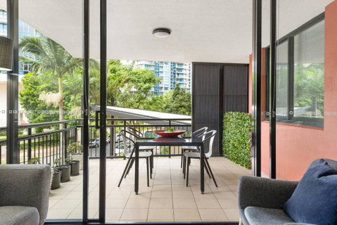 Resort Living - 10mins CBD - 2Bed / 2Bath / 1Car - Kawana Tourism 1