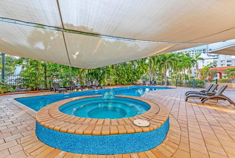 Resort Style King Pad With Sparkling Sea Views - Kawana Tourism 1