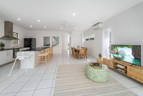 Retreat In The Heart Of Alex - 3BR Sleeps 11, Pool - Kawana Tourism 1