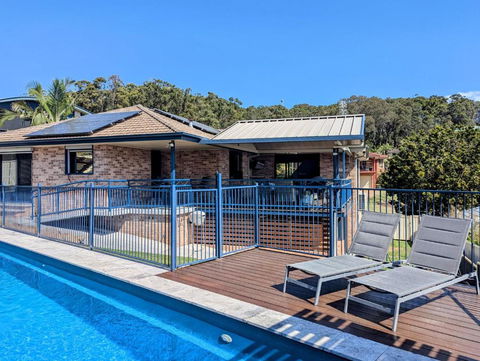 Retreat To Marlin - Kawana Tourism 0