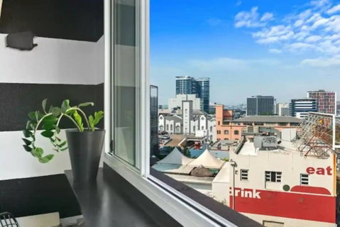 Retro Chic Vibes, Tropical Pool & Prime Location - Kawana Tourism 2