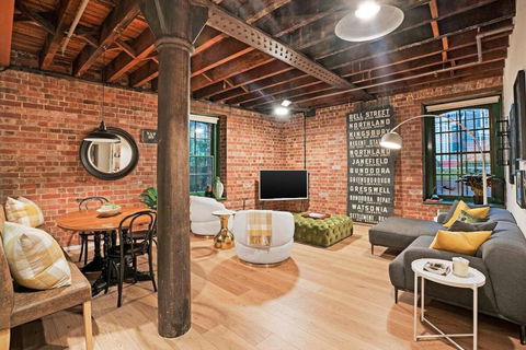 Retro Meets Industrial At Heritage Bond Store - Kawana Tourism 0