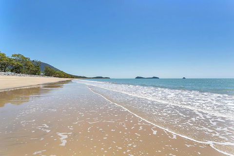 Ribbons Beachfront Apartments Clifton Beach - Kawana Tourism 2