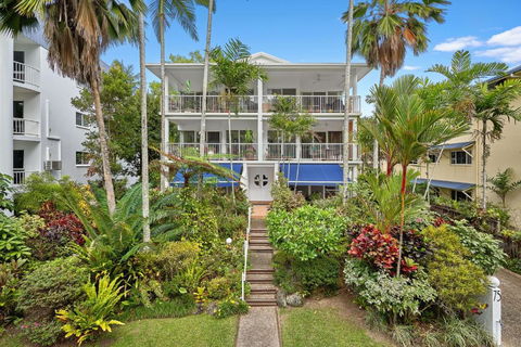 Ribbons Beachfront Apartments Clifton Beach - Kawana Tourism 0