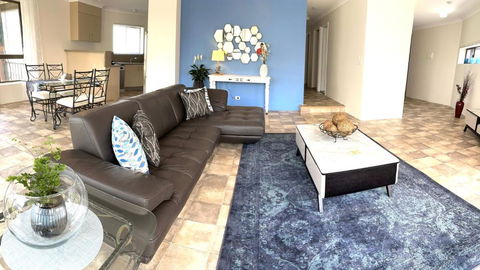 River Gum Apartment - Kawana Tourism 1