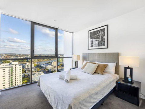 Riverview 2BR Delicate Apt, 1min To Train Station - Kawana Tourism 3