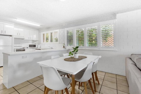 Riverview Two Apartments - Kawana Tourism 2