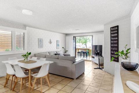 Riverview Two Apartments - Kawana Tourism 1