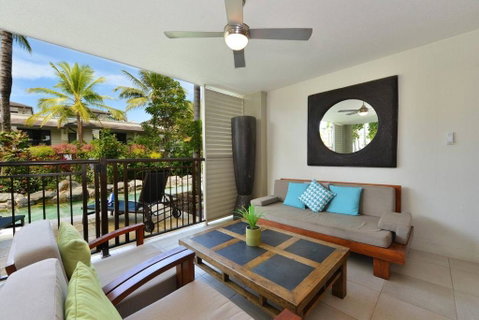 Resort-style Swim Out - A True Tropical Oasis - Kawana Tourism 1