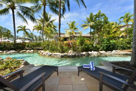 Resort-style Swim Out - A True Tropical Oasis - Kawana Tourism 0