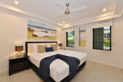 Resort-style Swim Out - A True Tropical Oasis - Kawana Tourism 2