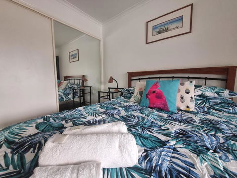 Residential Two-bedroom Unit On The Strand, Self-check In, Wi-fi - Kawana Tourism 2