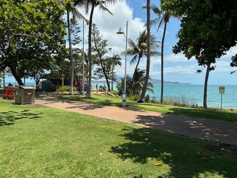 Residential Two-bedroom Unit On The Strand, Self-check In, Wi-fi - Kawana Tourism 1
