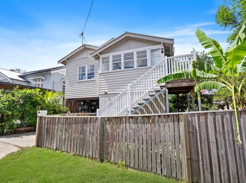 Room In Large Home 6 Min To CBD - Kawana Tourism 0