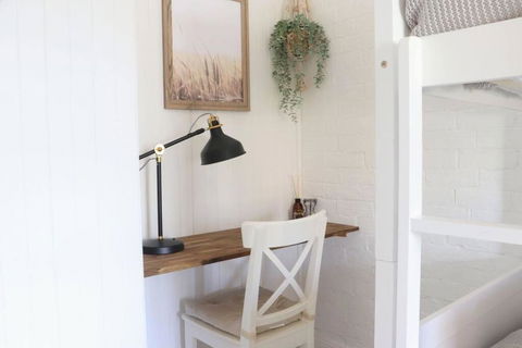 Rustic Chic 200 Metres From CBD - Kawana Tourism 2