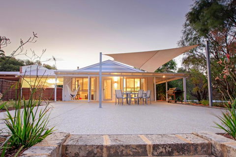Salt Life - Kawana Tourism 0