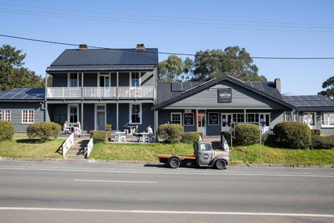 Robertson Public House And Kitchen - Kawana Tourism 0
