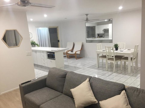 Robin Joy - Kawana Tourism 2