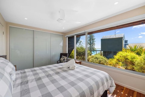 Rock Ledge - Kawana Tourism 3