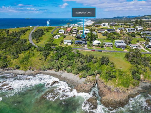 Rock Ledge - Kawana Tourism 1