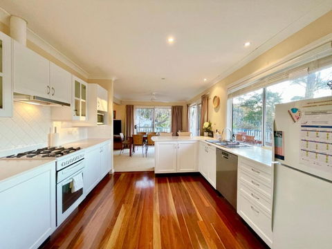 Rocky Mountain Cottage - Kawana Tourism 2