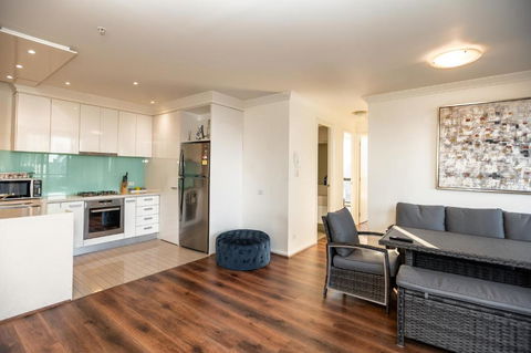 Rome Sky Villa - Kawana Tourism 2
