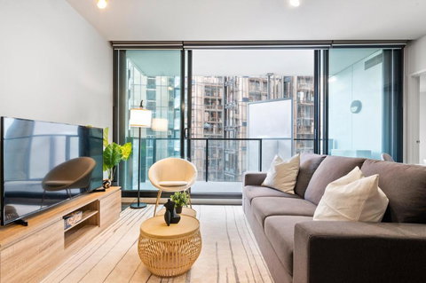 Rooftop Pool 2BR Apt At Marvel Stadium With Free Parking - Kawana Tourism 1